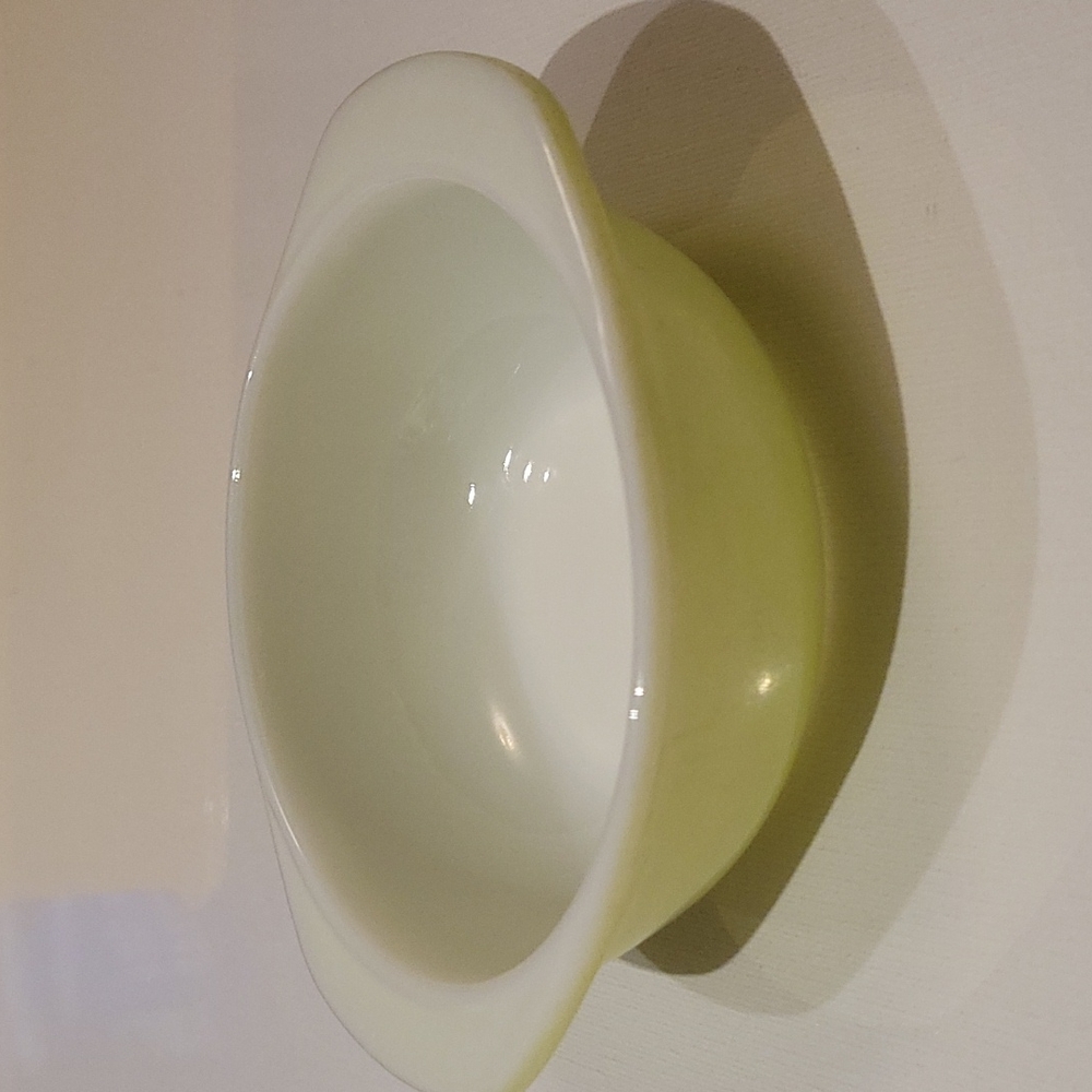 Vintage Pyrex Lime green 240ml Casserole bow dish  made in Canada